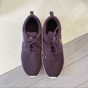 Nike sneakers women size 10 purple
